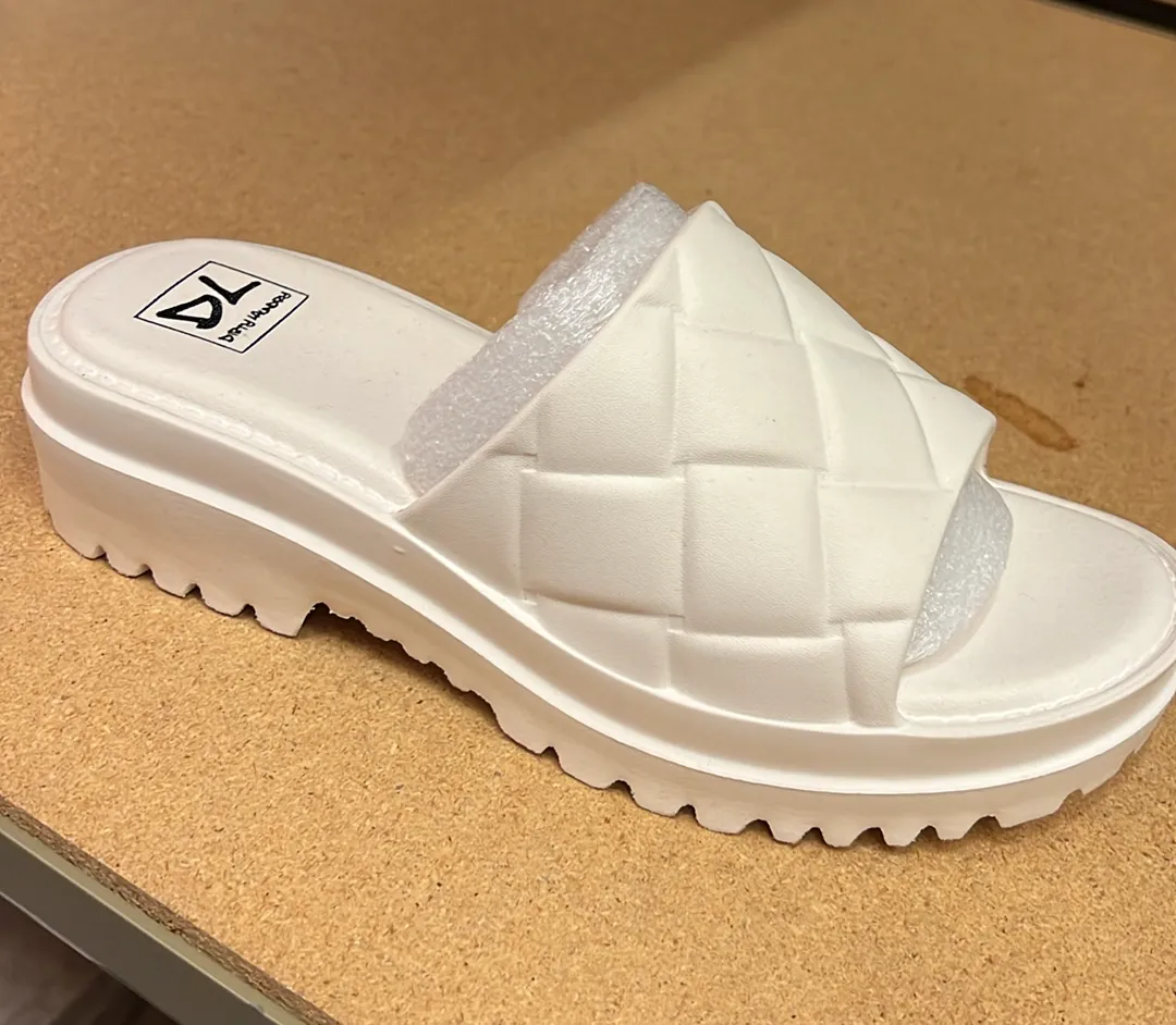 Lightning Cream Sandals